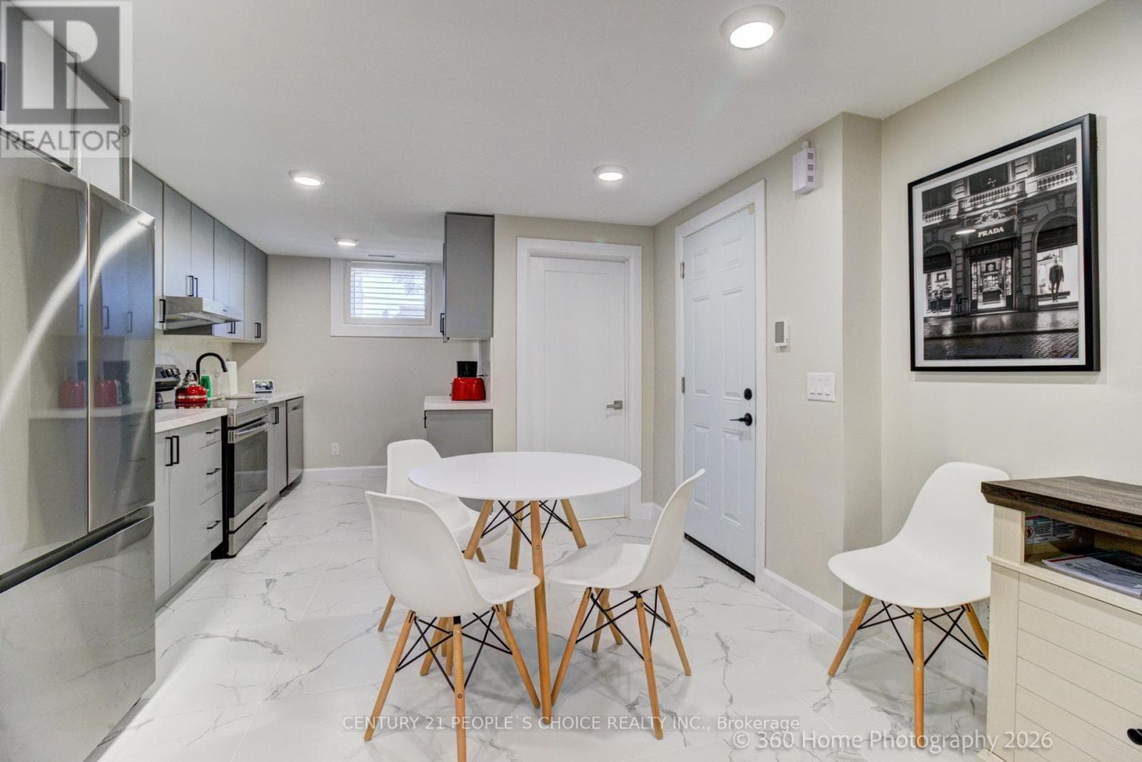 Single Family at Lower- 37 Bentworth Avenue, Toronto (Yorkdale-Glen Park), Ontario - Photo 9 - RE/MAX Garden City Realty