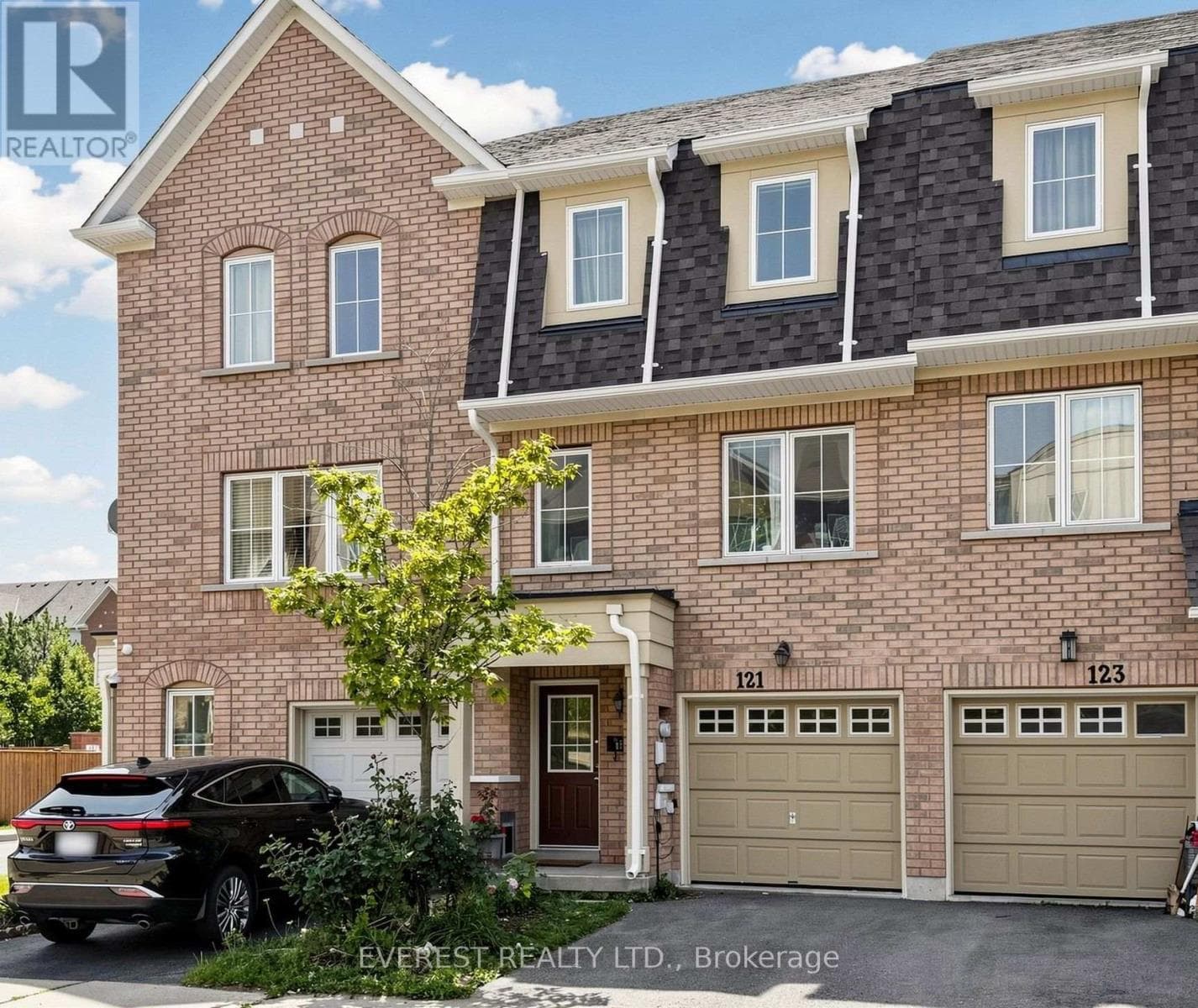 121 Jenkinson Way