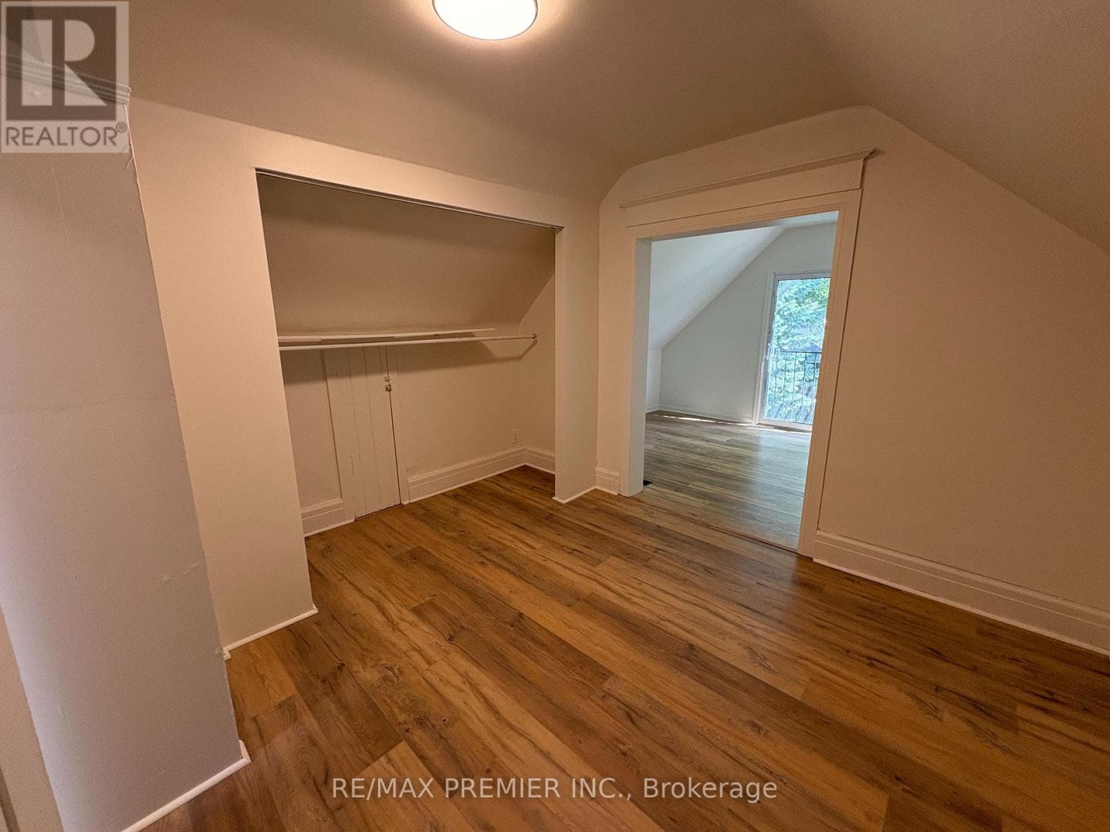Single Family at 33 Royal York Road, Toronto (Mimico), Ontario - Photo 10 - RE/MAX Garden City Realty