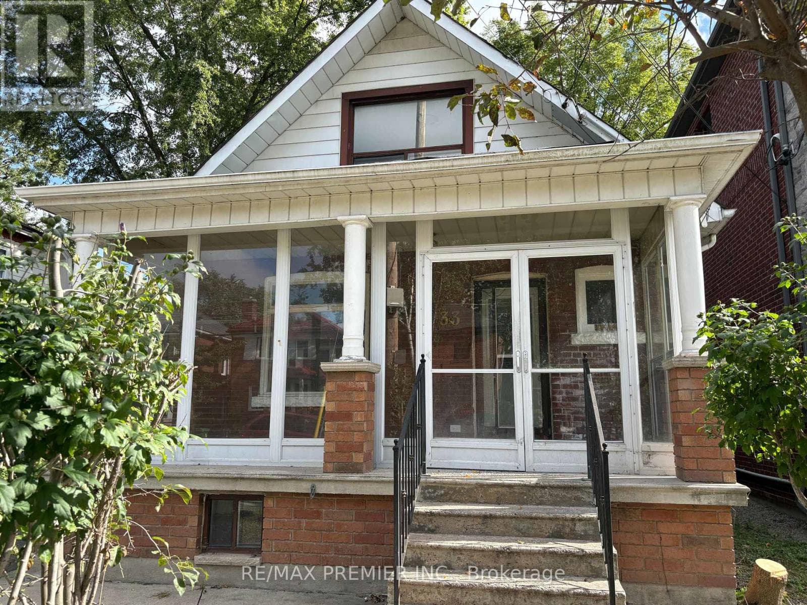 Single Family at 33 Royal York Road, Toronto (Mimico), Ontario - Photo 2 - RE/MAX Garden City Realty