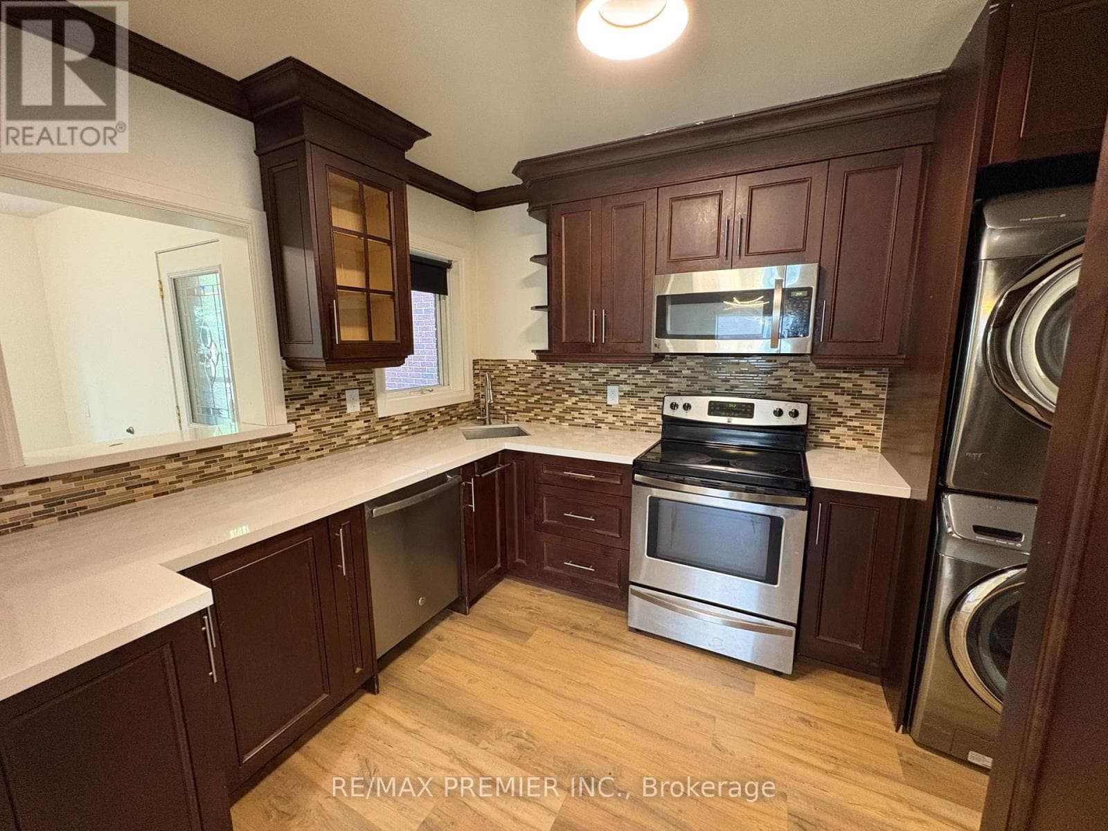 Single Family at 33 Royal York Road, Toronto (Mimico), Ontario - Photo 3 - RE/MAX Garden City Realty