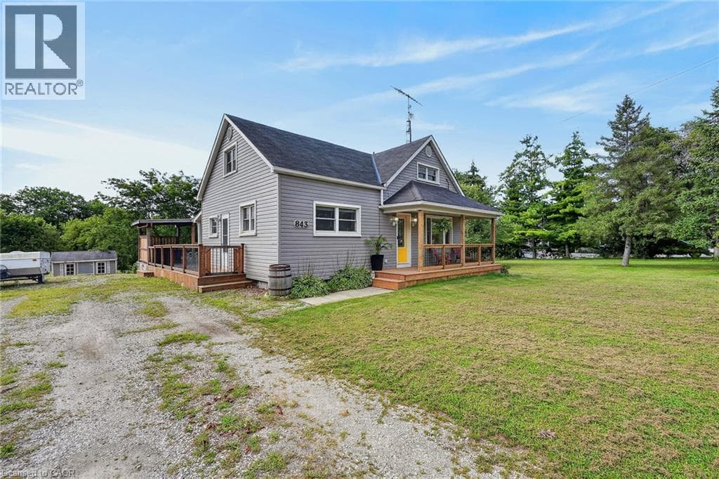 Single Family at 843 LYONS CREEK Road, Welland, Ontario - Photo 3 - RE/MAX Garden City Realty