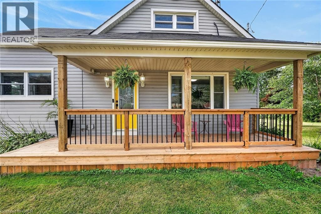 Single Family at 843 LYONS CREEK Road, Welland, Ontario - Photo 5 - RE/MAX Garden City Realty