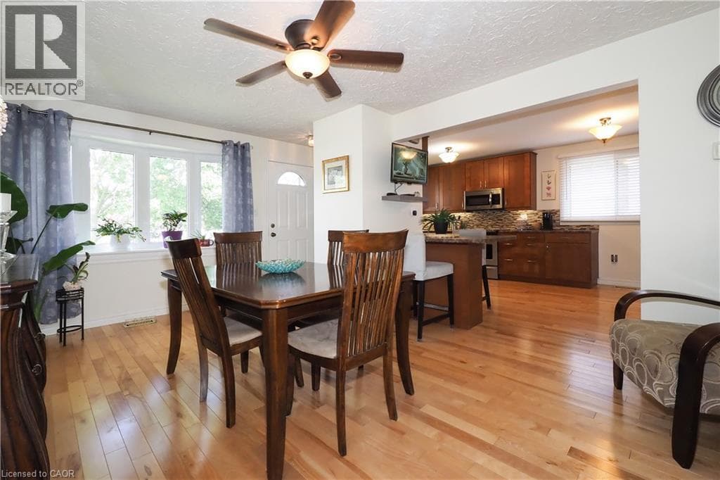 Single Family at 59 BAKERSFIELD Drive, Cambridge, Ontario - Photo 7 - RE/MAX Garden City Realty