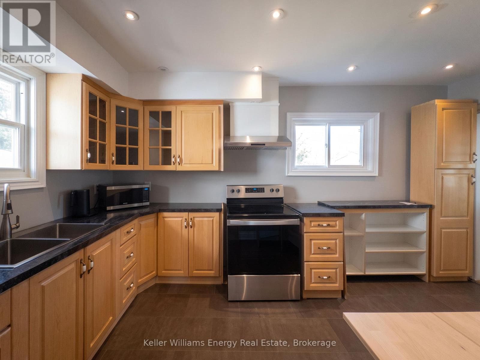 Single Family at 204 Gibb Street, Oshawa (Vanier), Ontario - Photo 3 - RE/MAX Garden City Realty