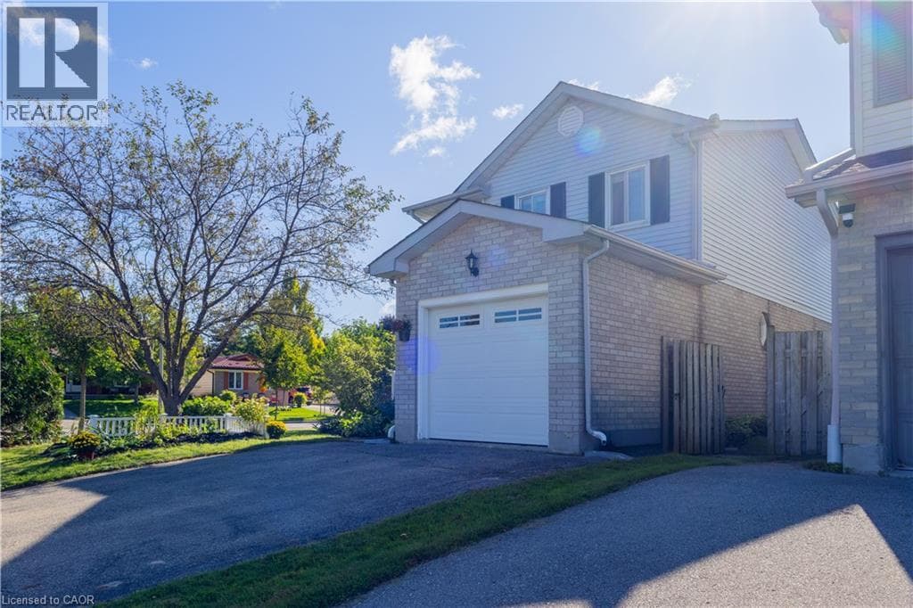 Single Family at 588 DRUMMERHILL Crescent, Waterloo, Ontario - Photo 3 - RE/MAX Garden City Realty