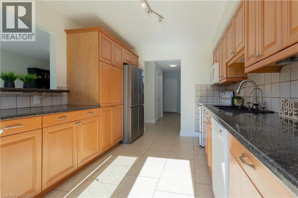 Single Family at 588 DRUMMERHILL Crescent, Waterloo, Ontario - Photo 8 - RE/MAX Garden City Realty