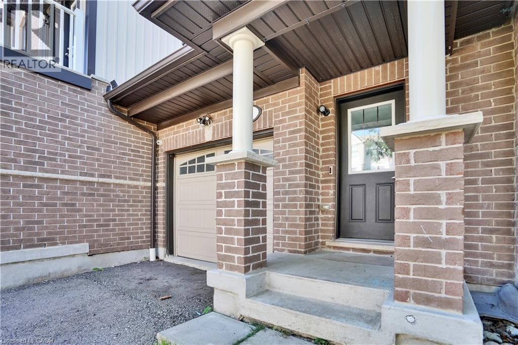 Single Family at 45- 701 HOMER WATSON Boulevard, Kitchener, Ontario - Photo 4 - RE/MAX Garden City Realty