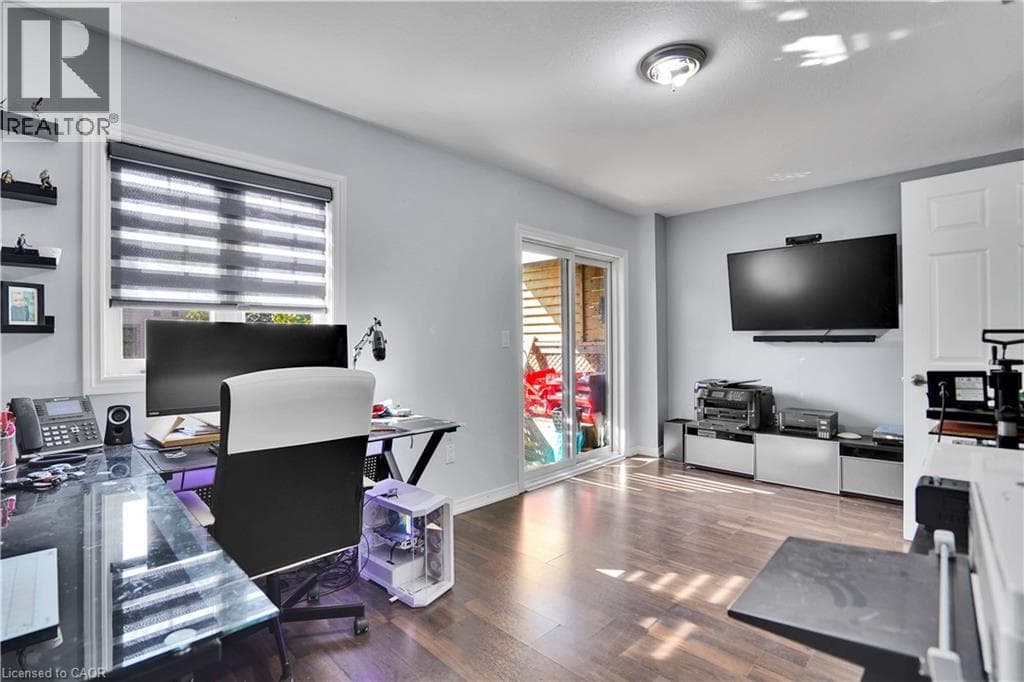 Single Family at 45- 701 HOMER WATSON Boulevard, Kitchener, Ontario - Photo 10 - RE/MAX Garden City Realty