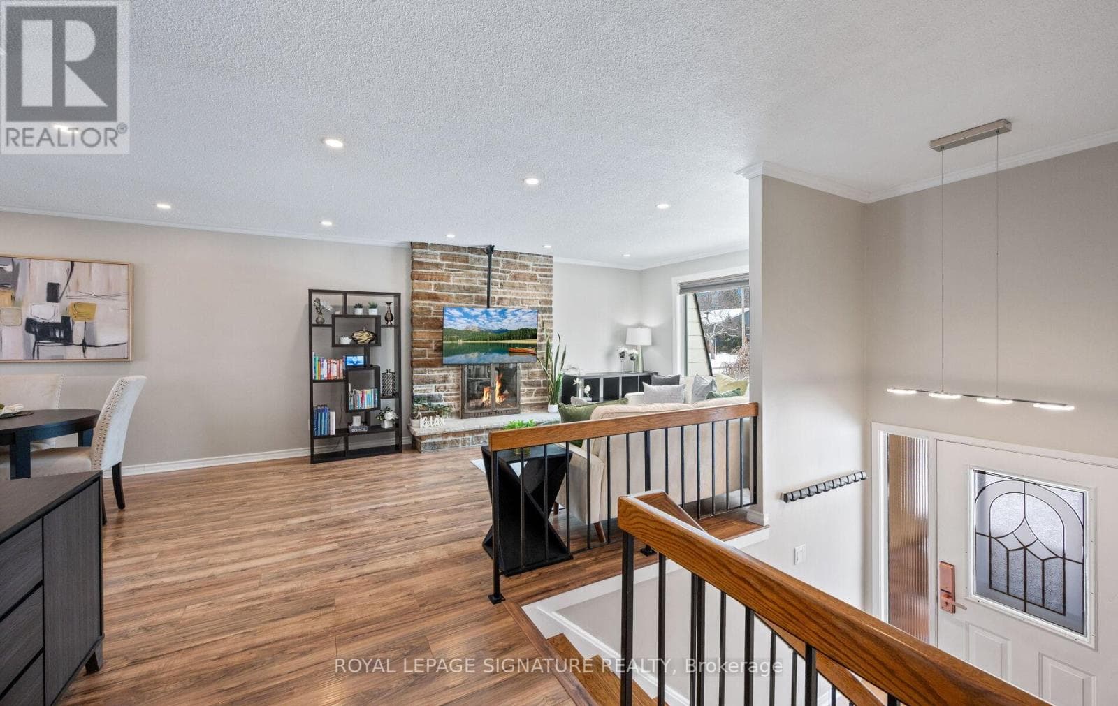 Single Family at 6943 Estoril Road, Mississauga (Meadowvale), Ontario - Photo 2 - RE/MAX Garden City Realty