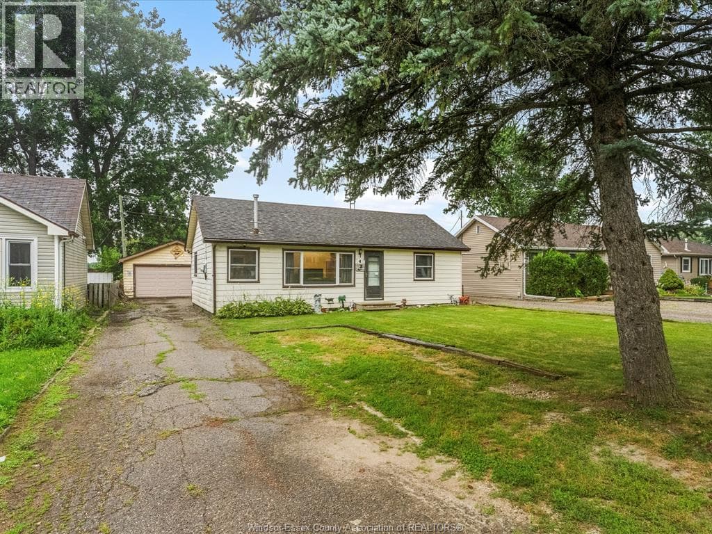 Single Family at 4 Standaert Road, Chatham-Kent, Ontario - Photo 3 - RE/MAX Garden City Realty
