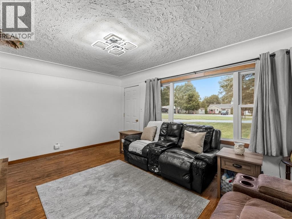 Single Family at 4 Standaert Road, Chatham-Kent, Ontario - Photo 6 - RE/MAX Garden City Realty