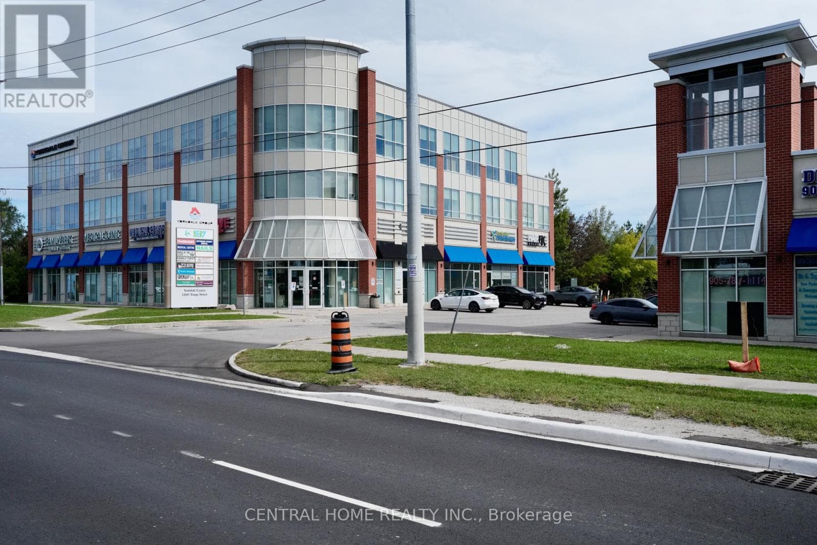 B104- 11685 Yonge Street