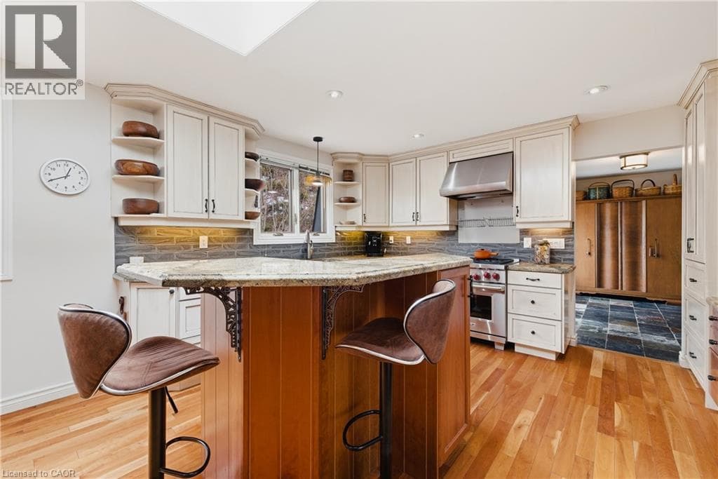Single Family at 459 LEE Avenue, Waterloo, Ontario - Photo 5 - RE/MAX Garden City Realty