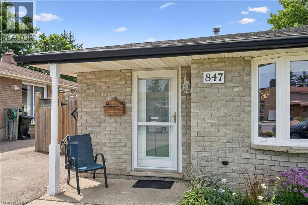 Single Family at 847 DOON VILLAGE Road, Kitchener, Ontario - Photo 4 - RE/MAX Garden City Realty