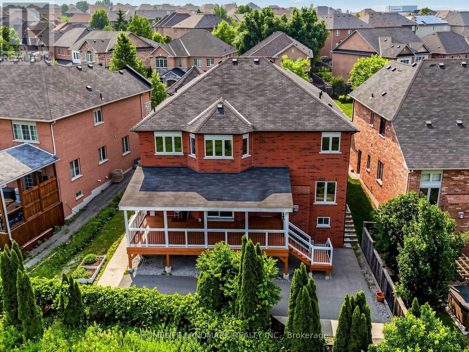 Single Family at 75 Pointon Street, Aurora, Ontario - Photo 7 - RE/MAX Garden City Realty