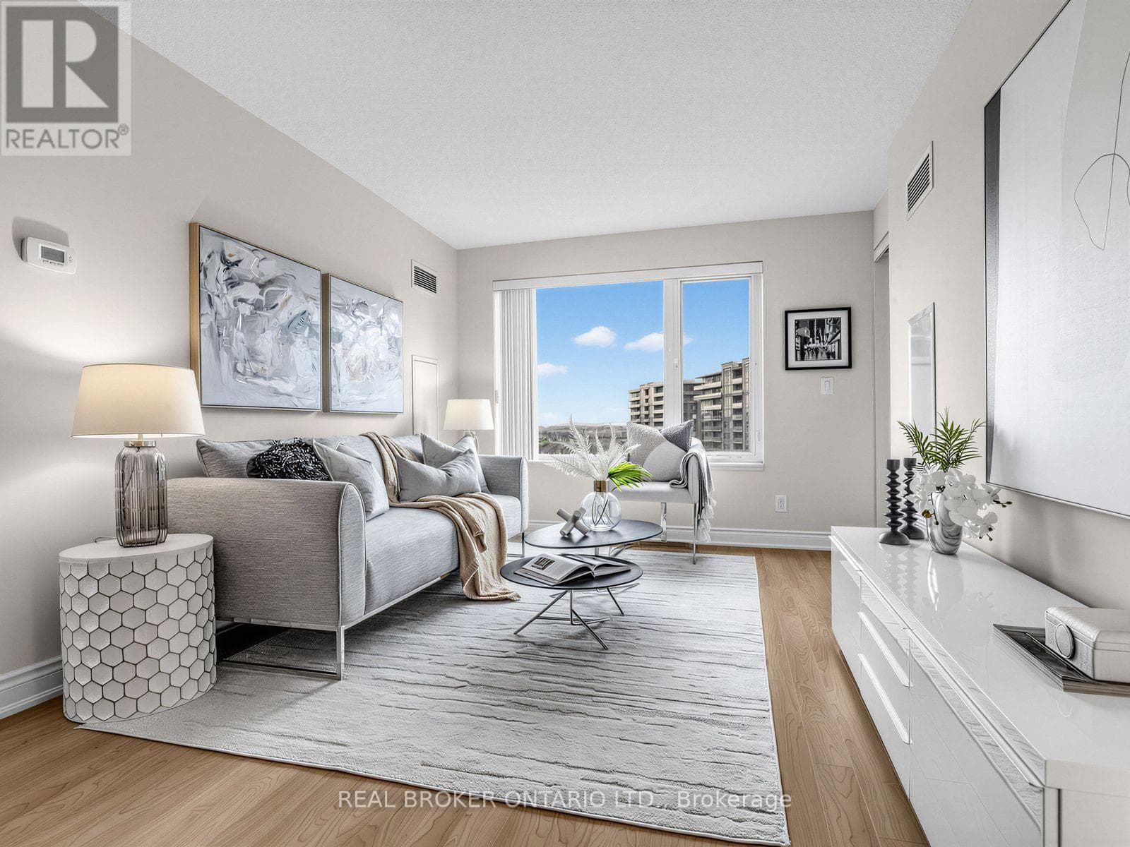 1012- 233 South Park Road