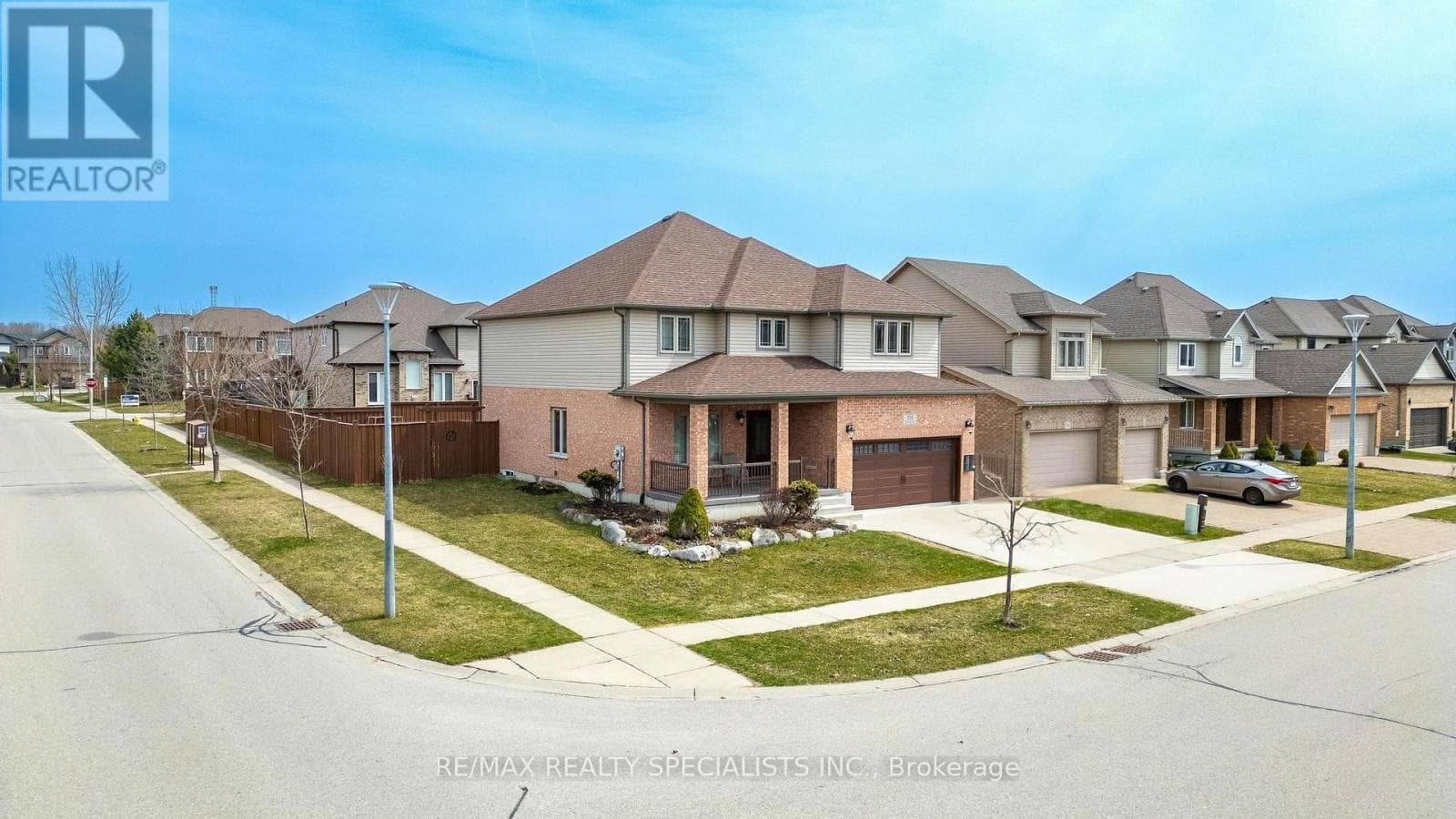 Single Family at 708 Spitfire Street, Woodstock (Woodstock - North), Ontario - Photo 3 - RE/MAX Garden City Realty