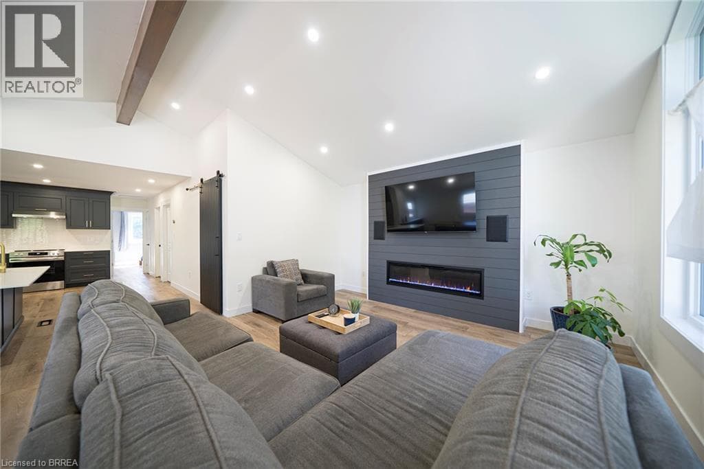 Single Family at 17 FLYNN Avenue, Cambridge, Ontario - Photo 6 - RE/MAX Garden City Realty