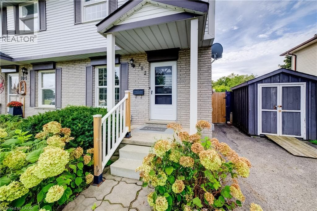 Single Family at 102 BLOOMINGDALE Road, Kitchener, Ontario - Photo 3 - RE/MAX Garden City Realty