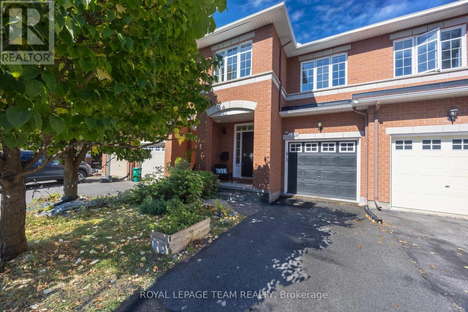 135 Gatespark Private
