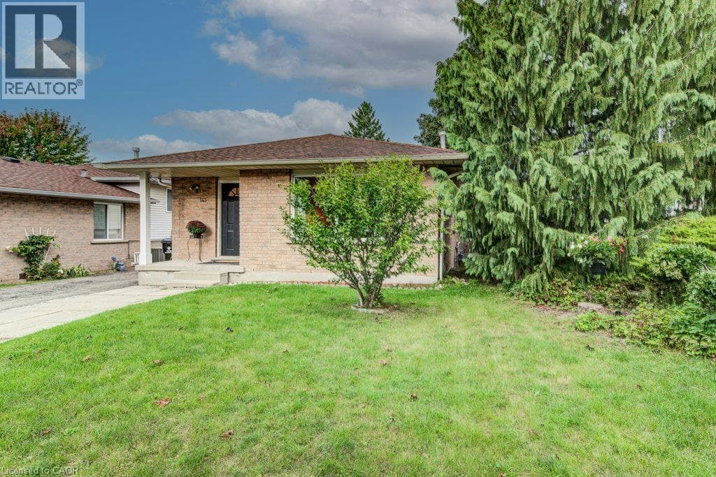Single Family at 143 SUNRISE Place, Kitchener, Ontario - Photo 3 - RE/MAX Garden City Realty