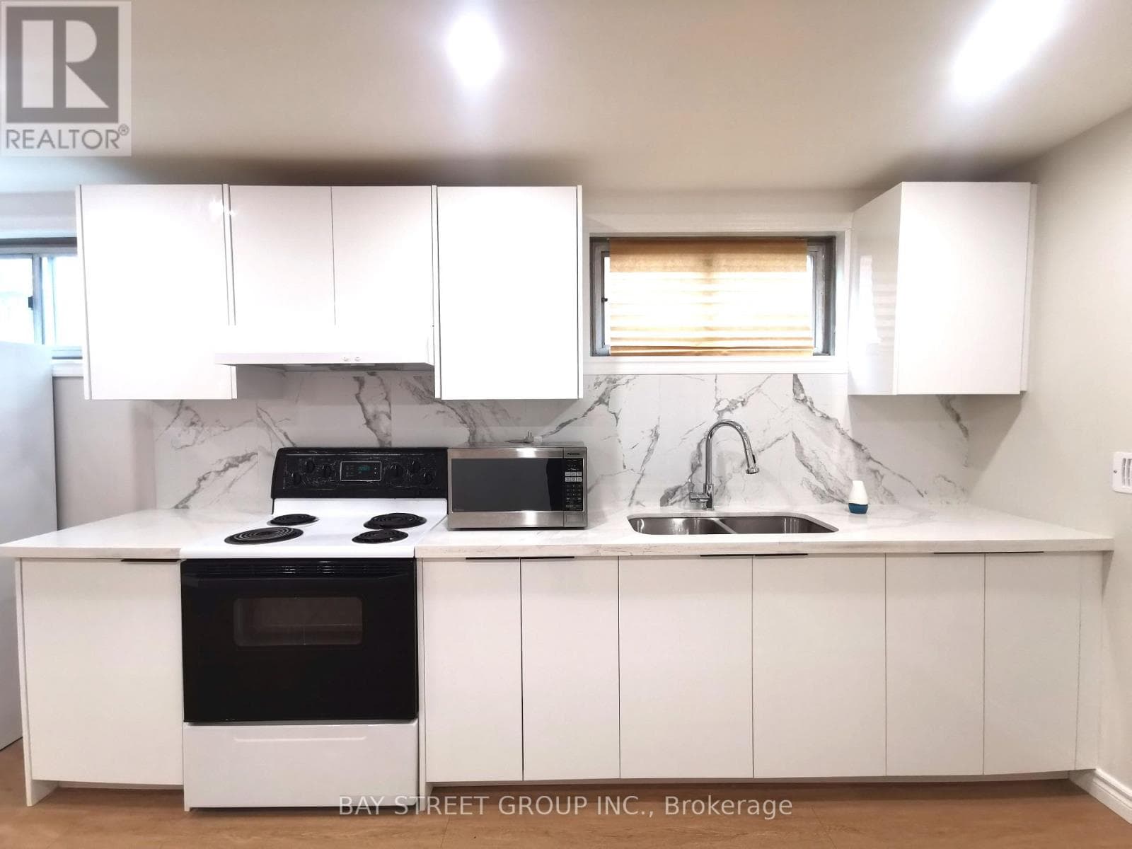 Single Family at 119 Shawnee Circle, Toronto (Pleasant View), Ontario - Photo 7 - RE/MAX Garden City Realty
