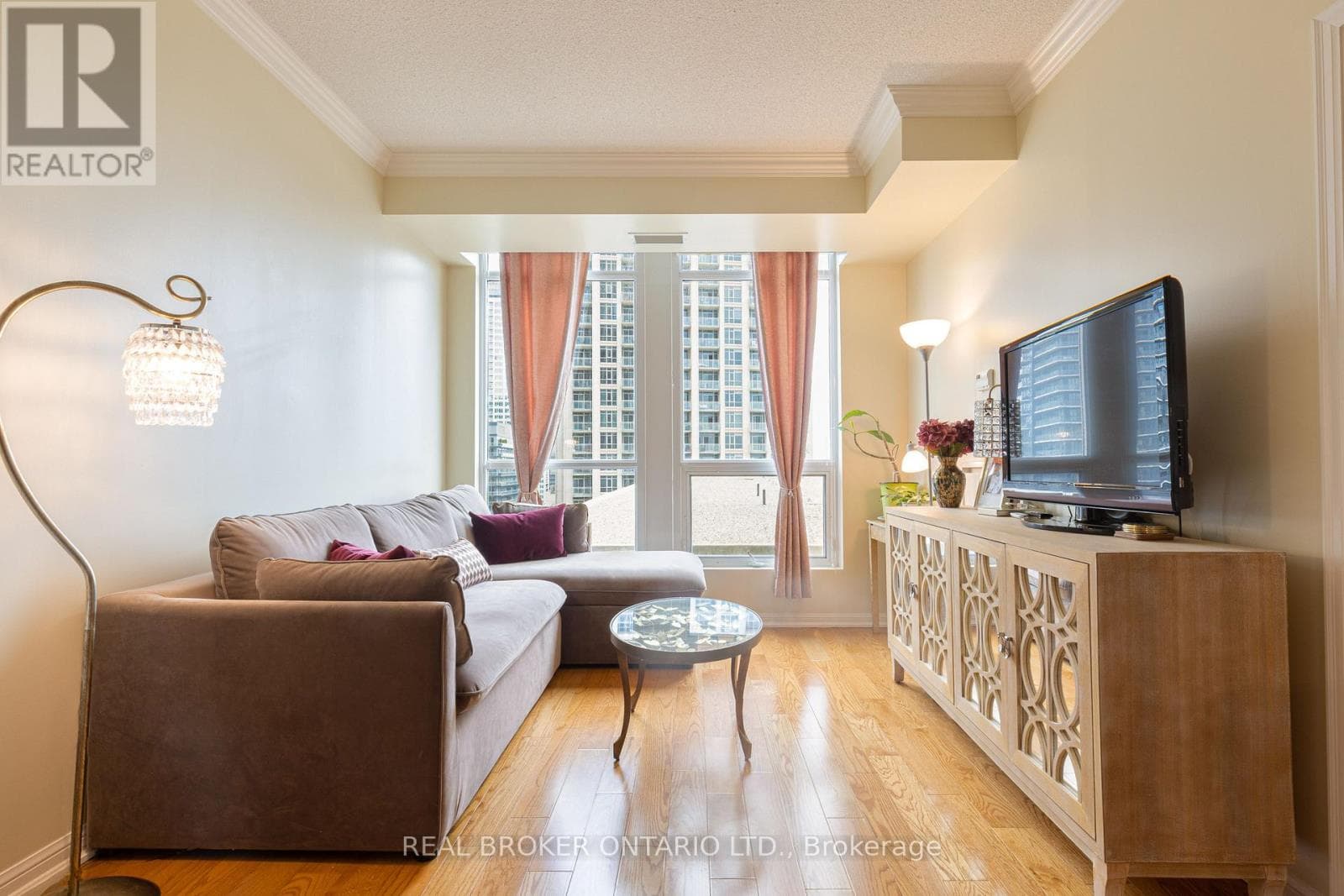 1311- 628 Fleet Street