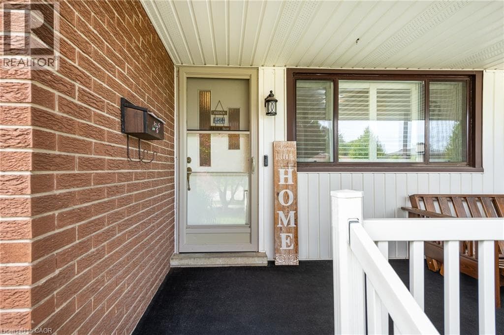 Single Family at 39 WREN Crescent, Kitchener, Ontario - Photo 7 - RE/MAX Garden City Realty