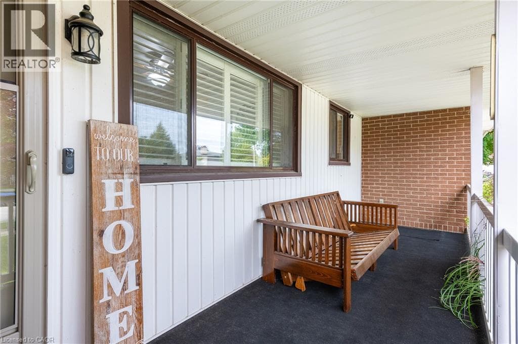 Single Family at 39 WREN Crescent, Kitchener, Ontario - Photo 6 - RE/MAX Garden City Realty