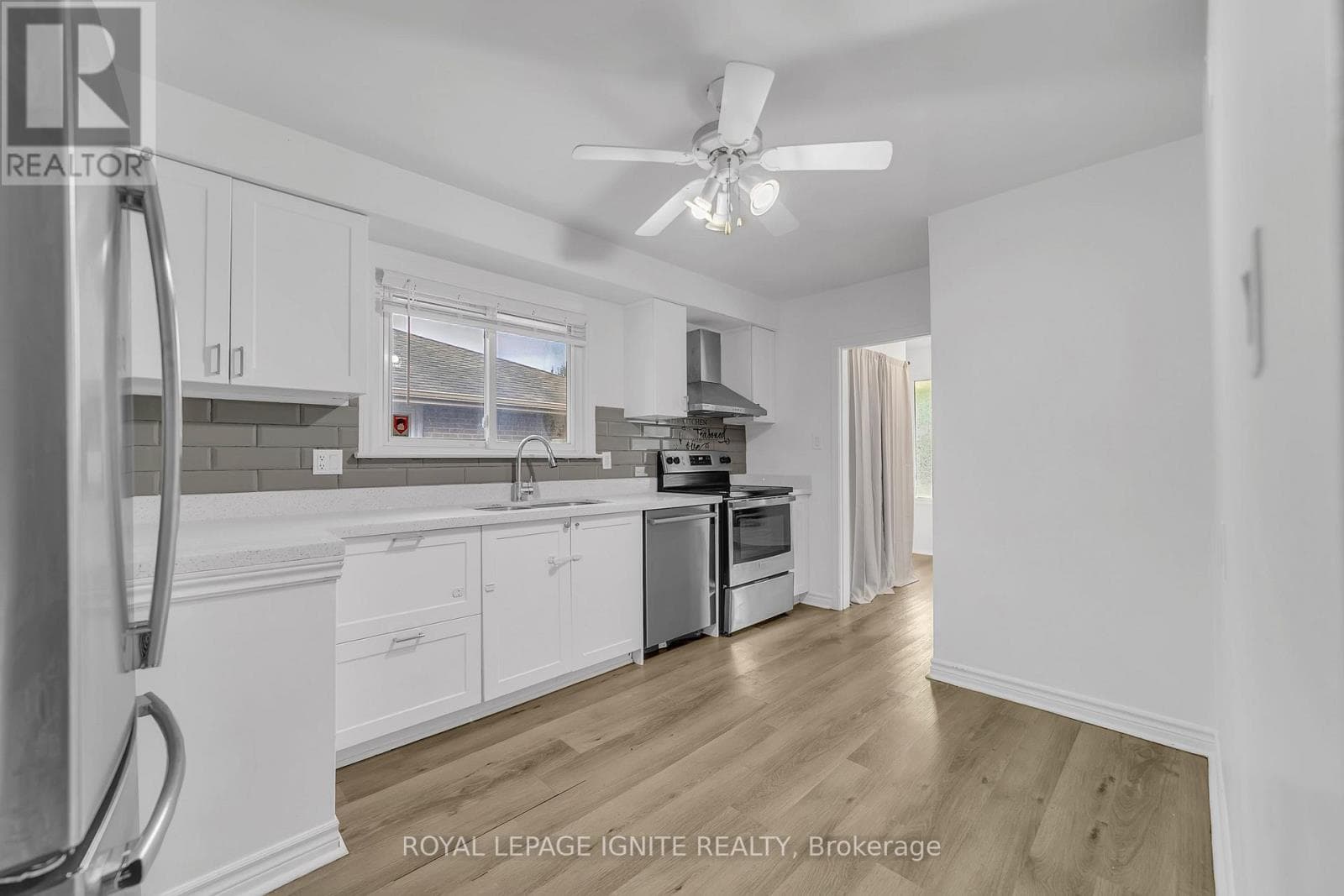 Single Family at Main- 117 Cabot Street, Oshawa (Vanier), Ontario - Photo 8 - RE/MAX Garden City Realty
