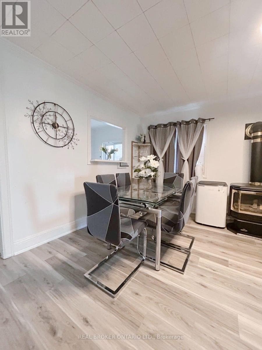 Single Family at 699 Innisfil Beach Road, Innisfil (Alcona), Ontario - Photo 10 - RE/MAX Garden City Realty