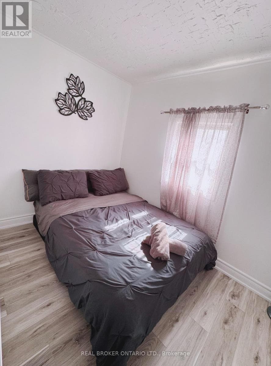 Single Family at 761 Innisfil Beach Road, Innisfil (Alcona), Ontario - Photo 9 - RE/MAX Garden City Realty