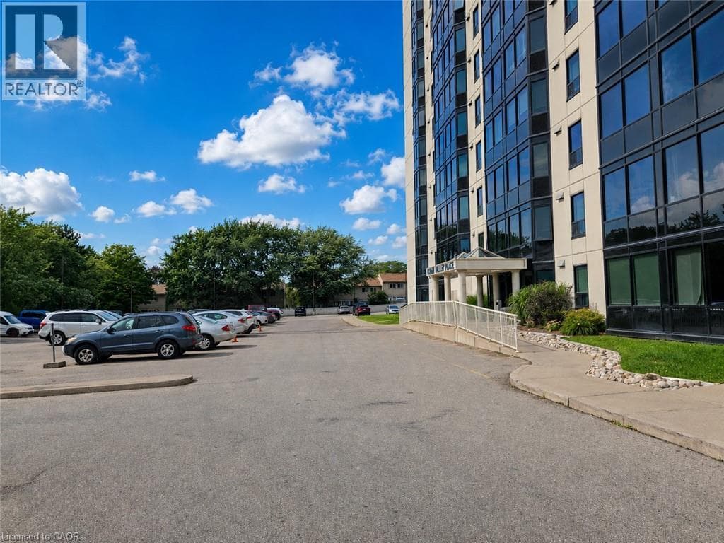 Single Family at 1511- 35 GREEN VALLEY Drive, Kitchener, Ontario - Photo 4 - RE/MAX Garden City Realty