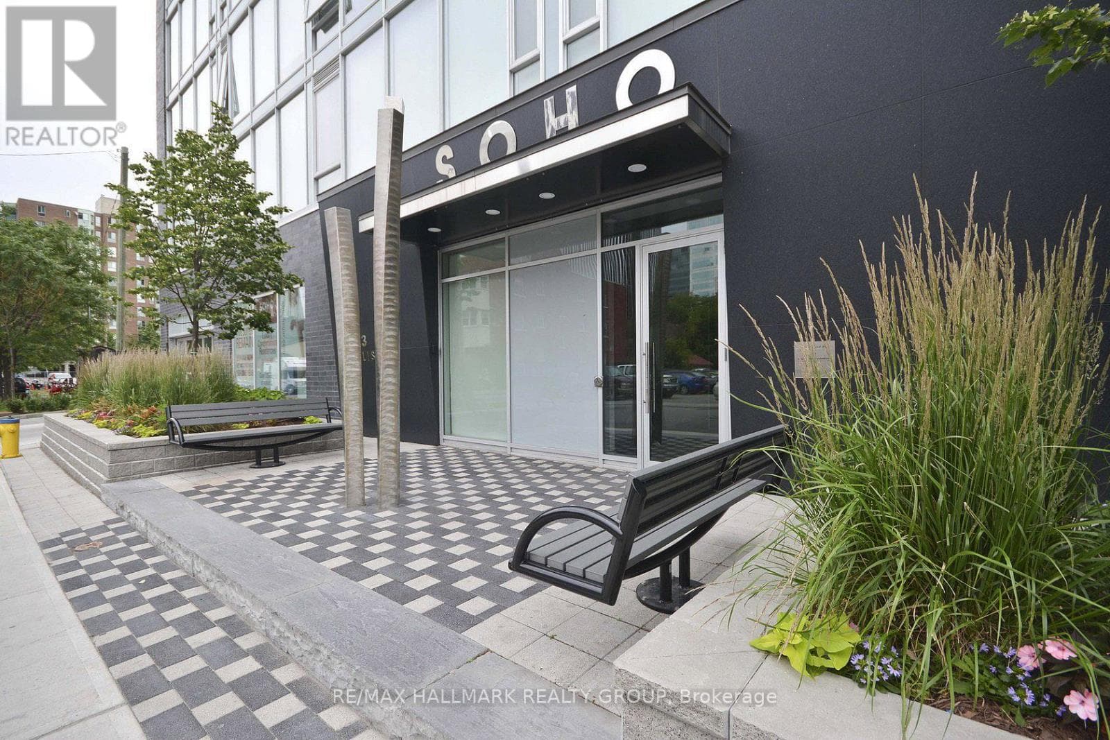 1111- 300 Lisgar Street