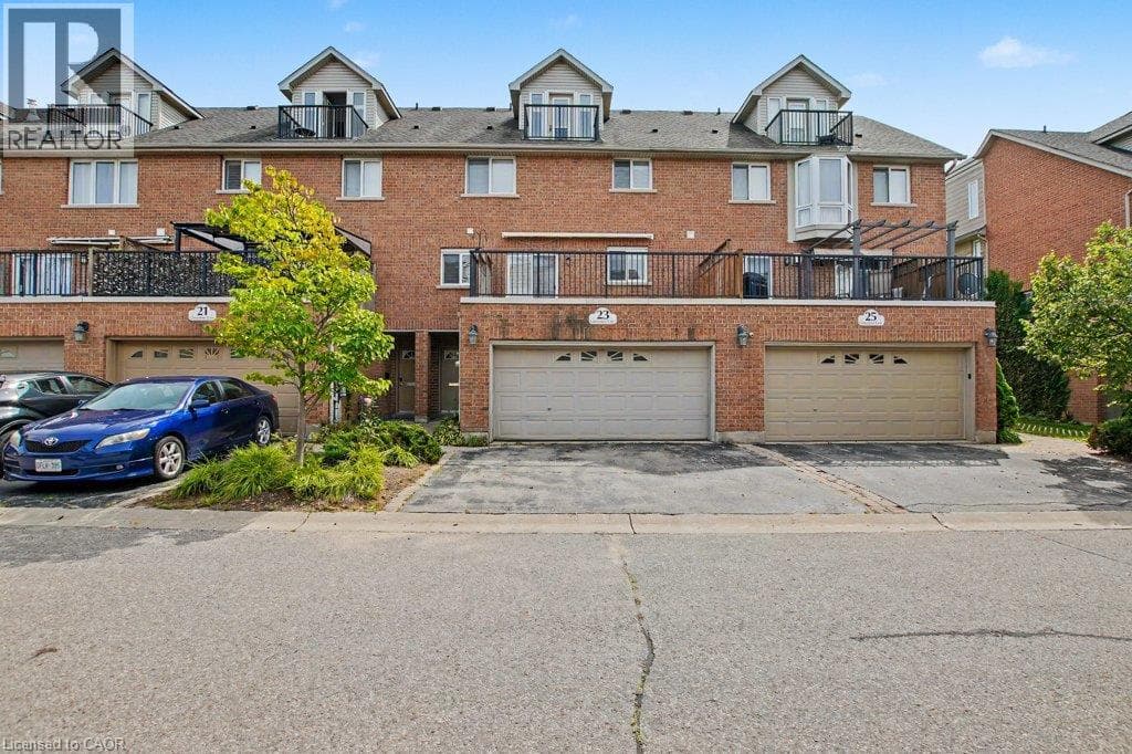 Single Family at 23 GROSVENOR Lane, Cambridge, Ontario - Photo 4 - RE/MAX Garden City Realty