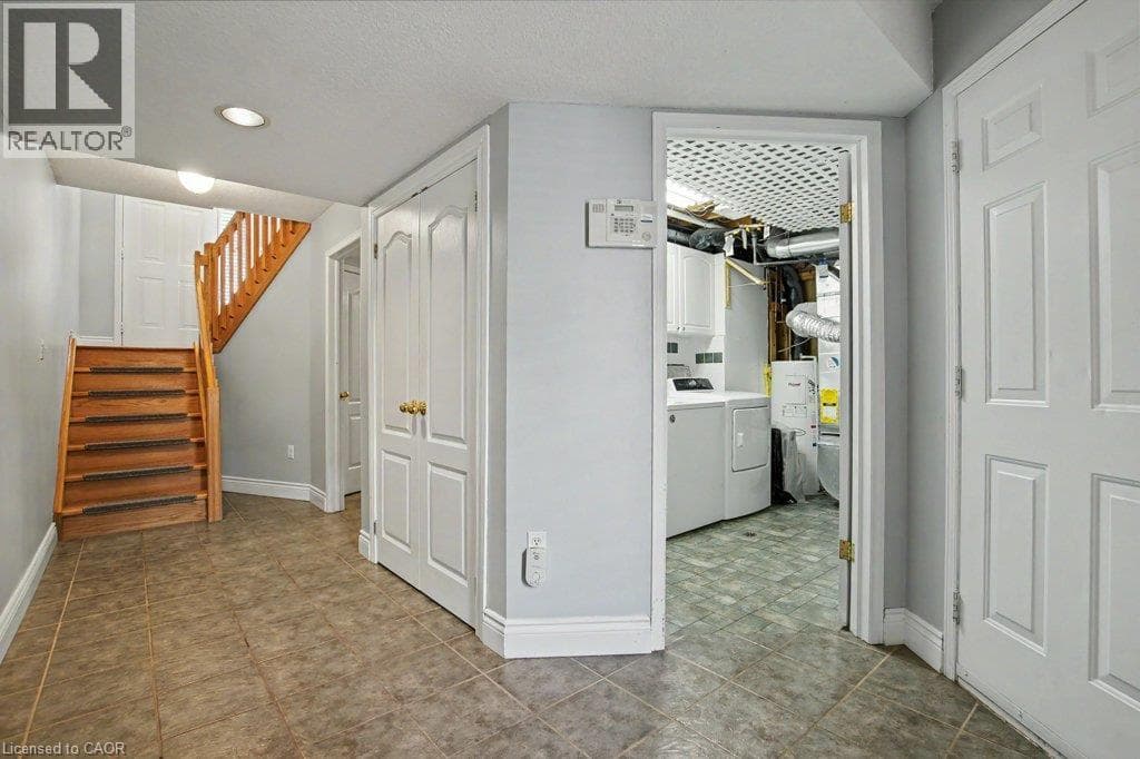 Single Family at 23 GROSVENOR Lane, Cambridge, Ontario - Photo 6 - RE/MAX Garden City Realty