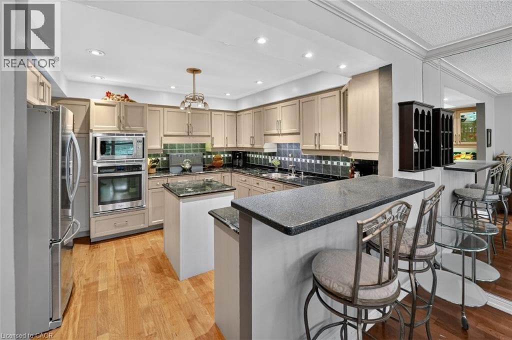Single Family at 32- 5 CARN CASTLE Gate, St. Catharines, Ontario - Photo 5 - RE/MAX Garden City Realty