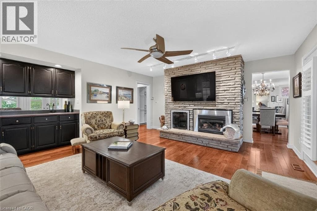 Single Family at 32- 5 CARN CASTLE Gate, St. Catharines, Ontario - Photo 10 - RE/MAX Garden City Realty