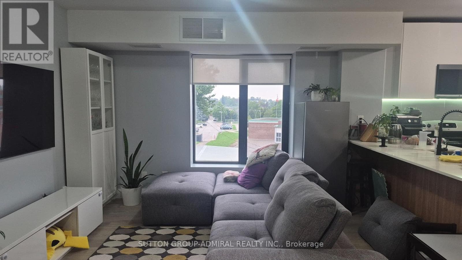 Single Family at 302- 293 Viewmount Avenue, Toronto (Yorkdale-Glen Park), Ontario - Photo 3 - RE/MAX Garden City Realty