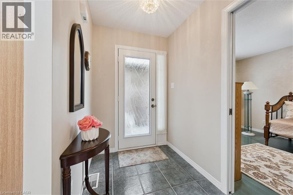 Single Family at 658 ELLESMERE Court, Waterloo, Ontario - Photo 6 - RE/MAX Garden City Realty