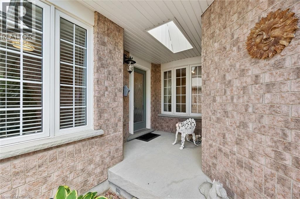 Single Family at 658 ELLESMERE Court, Waterloo, Ontario - Photo 5 - RE/MAX Garden City Realty