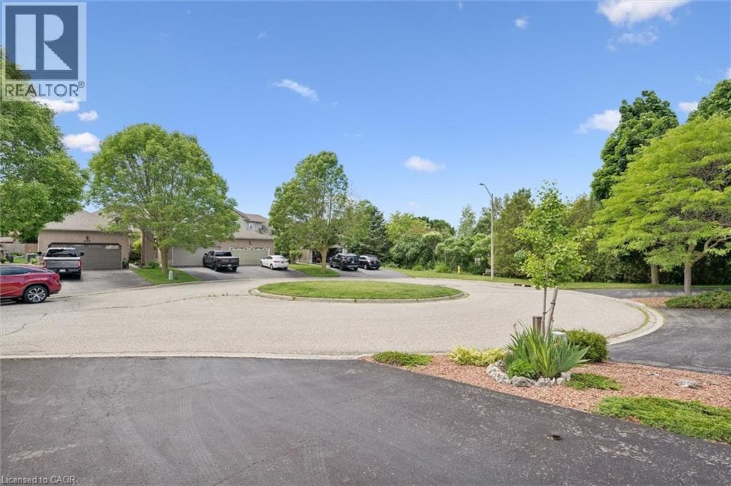 Single Family at 658 ELLESMERE Court, Waterloo, Ontario - Photo 4 - RE/MAX Garden City Realty