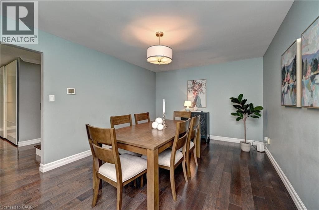 Single Family at 28 NOTCHWOOD Court, Kitchener, Ontario - Photo 7 - RE/MAX Garden City Realty