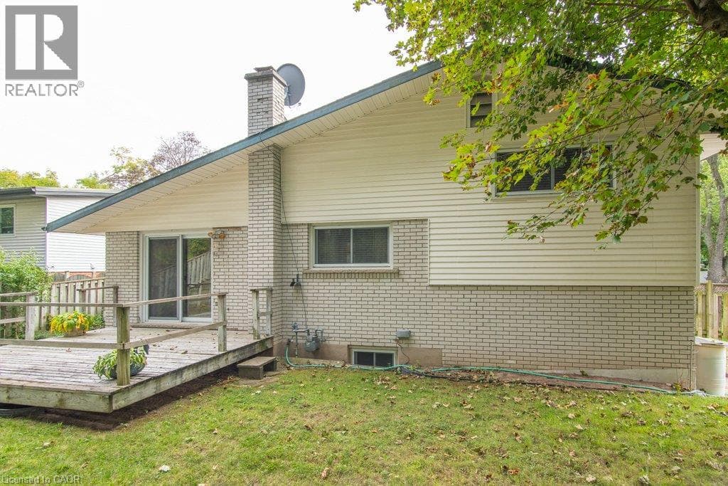Single Family at 132 FOREST HILL Drive, Kitchener, Ontario - Photo 10 - RE/MAX Garden City Realty