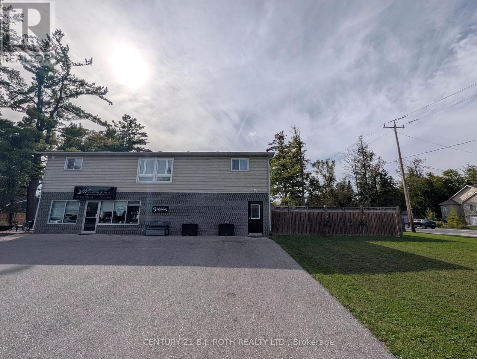 Single Family at 2- 2394 25 SIDE Road, Innisfil (Alcona), Ontario - Photo 4 - RE/MAX Garden City Realty