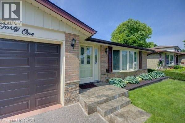 Single Family at 141 HAZELGLEN Drive, Kitchener, Ontario - Photo 4 - RE/MAX Garden City Realty