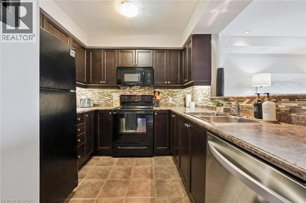 Single Family at 915 ZELLER Crescent, Kitchener, Ontario - Photo 10 - RE/MAX Garden City Realty