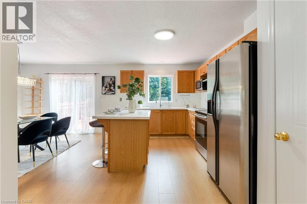 Single Family at 756 KARLSFELD Road, Waterloo, Ontario - Photo 10 - RE/MAX Garden City Realty