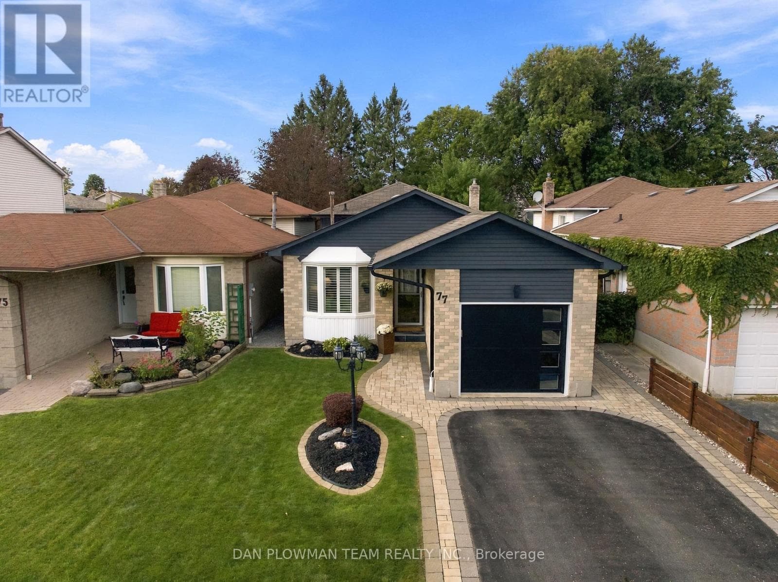 77 Hialeah Crescent